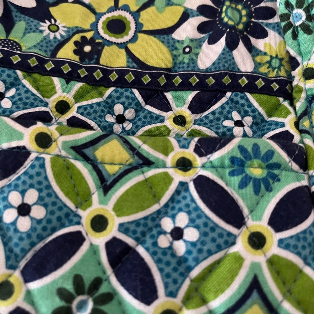 Vera Bradley Green and Navy Daisy Bag - Picture 5 of 5